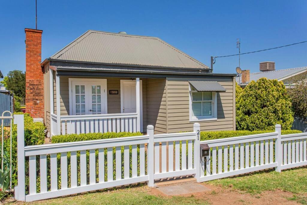 Cowra Cottage Exterior foto
